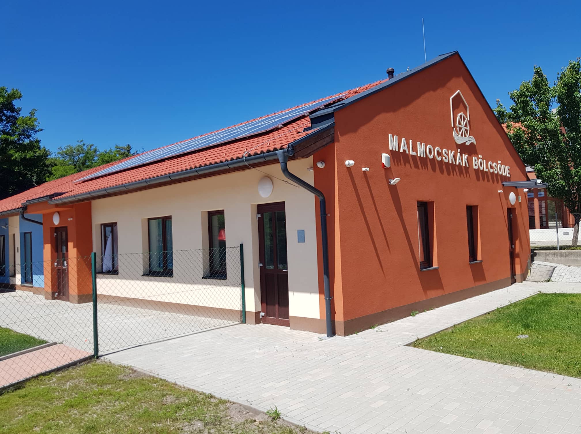 Munkatársak